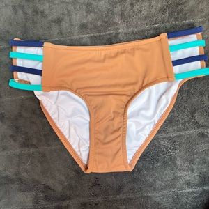 Venus Women’s bikini Strappy bottom size 6 nude, teal, blue. Full coverage